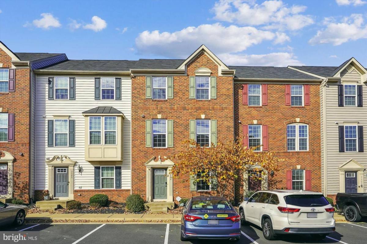 Townhouse for rent at 7106 Santa Cruz Place, Gainesville, VA 20155