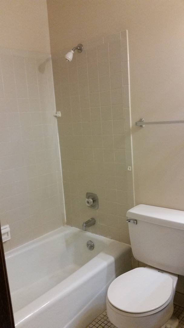 Apartment for rent at 620 So 38th St, Omaha, NE 68105