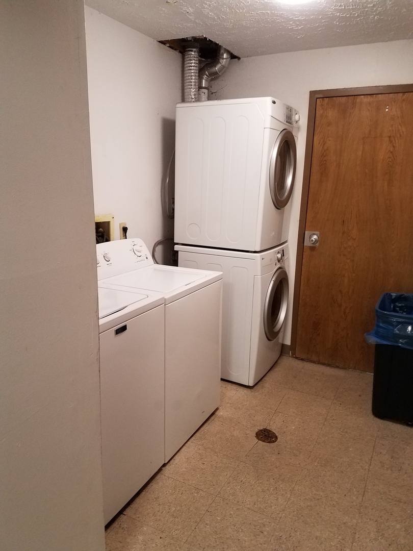 Apartment for rent at 620 So 38th St, Omaha, NE 68105