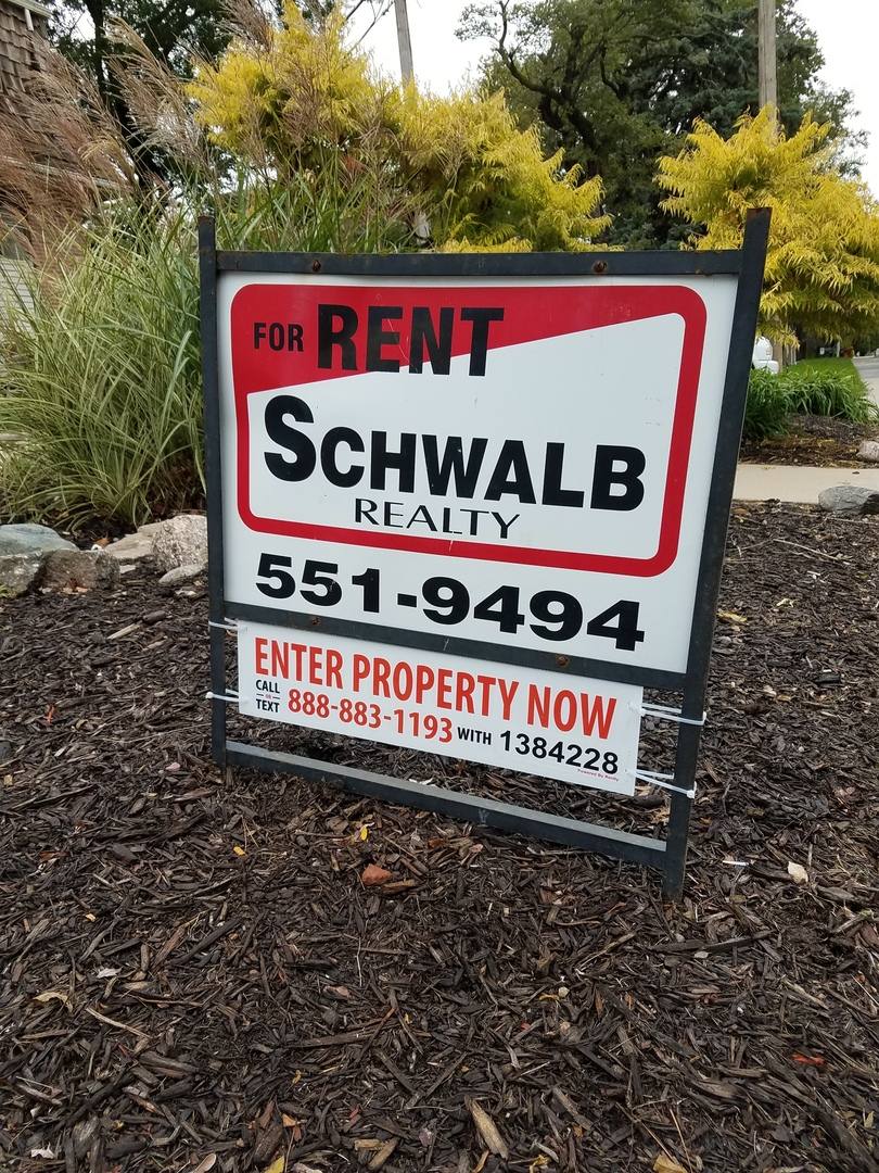 Apartment for rent at 620 So 38th St, Omaha, NE 68105