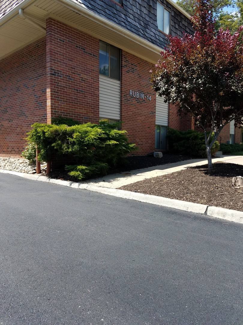 Apartment for rent at 620 So 38th St, Omaha, NE 68105