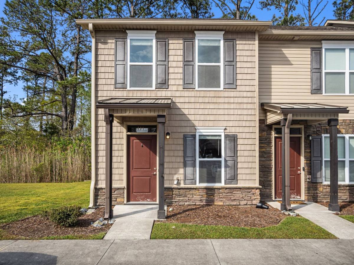 Townhouse for rent at 401 Sullivan Loop Rd, Midway Park, NC 28544
