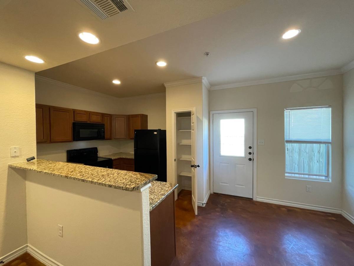 Townhouse for rent at 16828 Showdown Path #3, Schertz, TX 78154