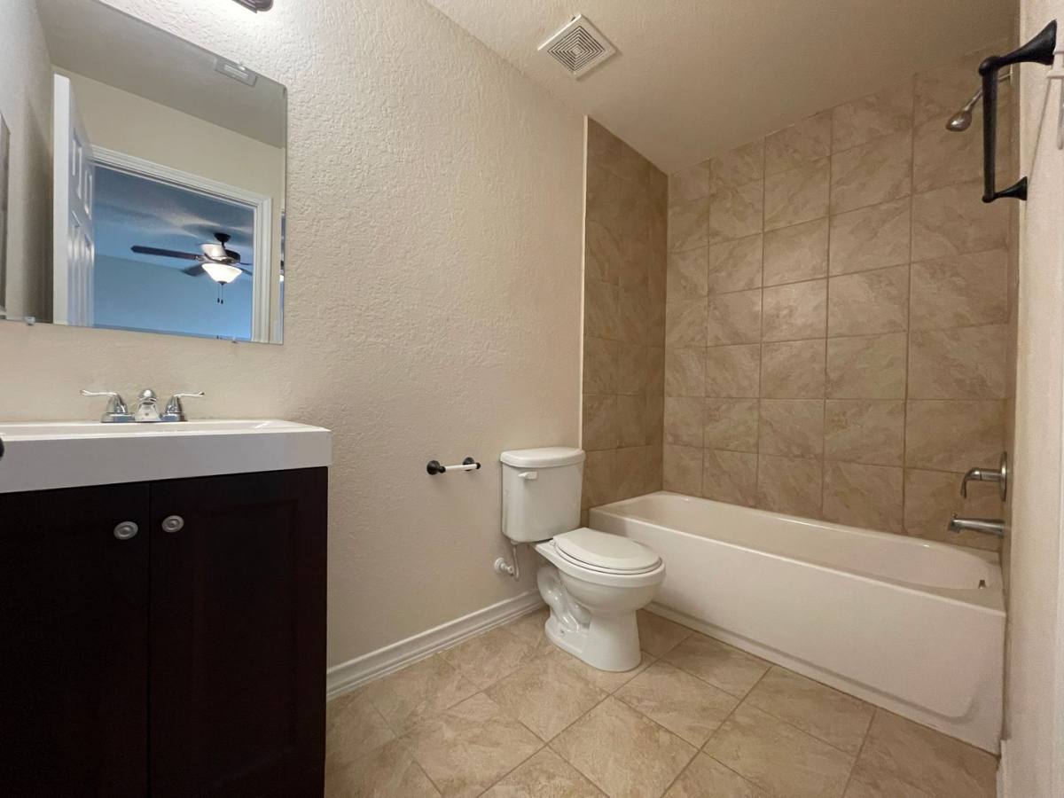 Townhouse for rent at 16828 Showdown Path #3, Schertz, TX 78154