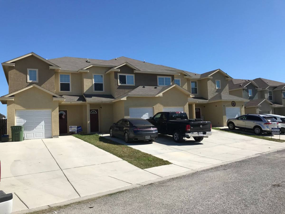 Townhouse for rent at 16828 Showdown Path #3, Schertz, TX 78154