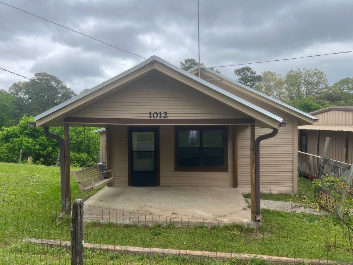 House for rent at 1012 Mineral St, Hot Springs National Park, AR 71901