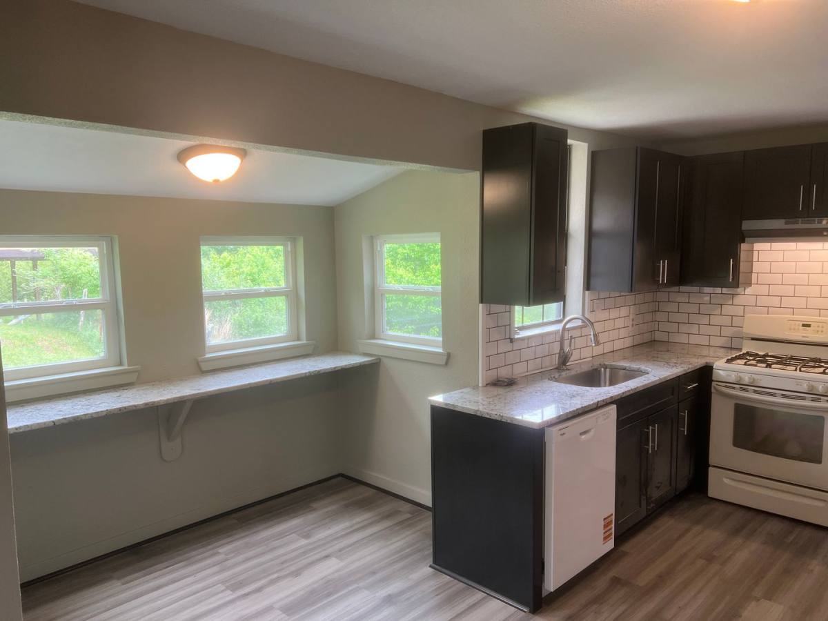 House for rent at 1012 Mineral St, Hot Springs National Park, AR 71901