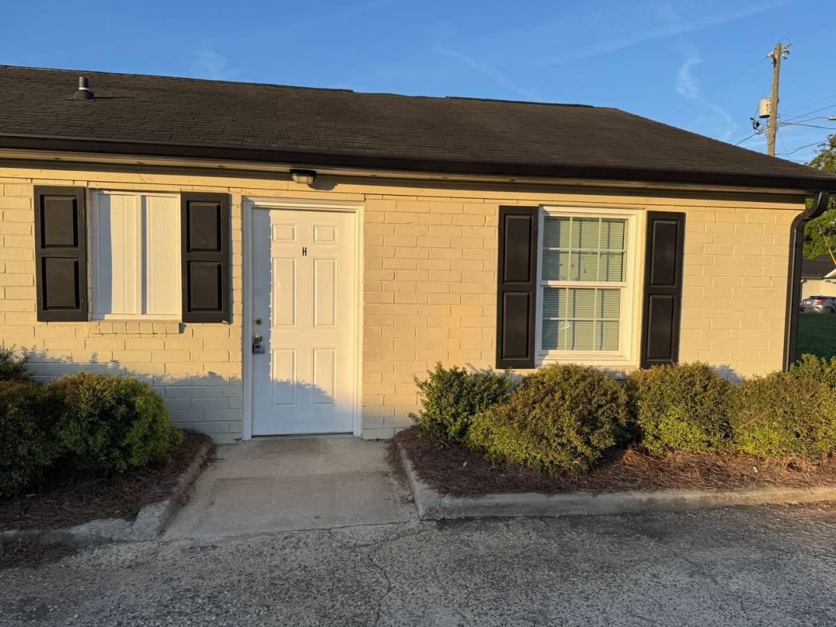 Apartment for rent at 1665 N Webb St, Gastonia, NC 28052