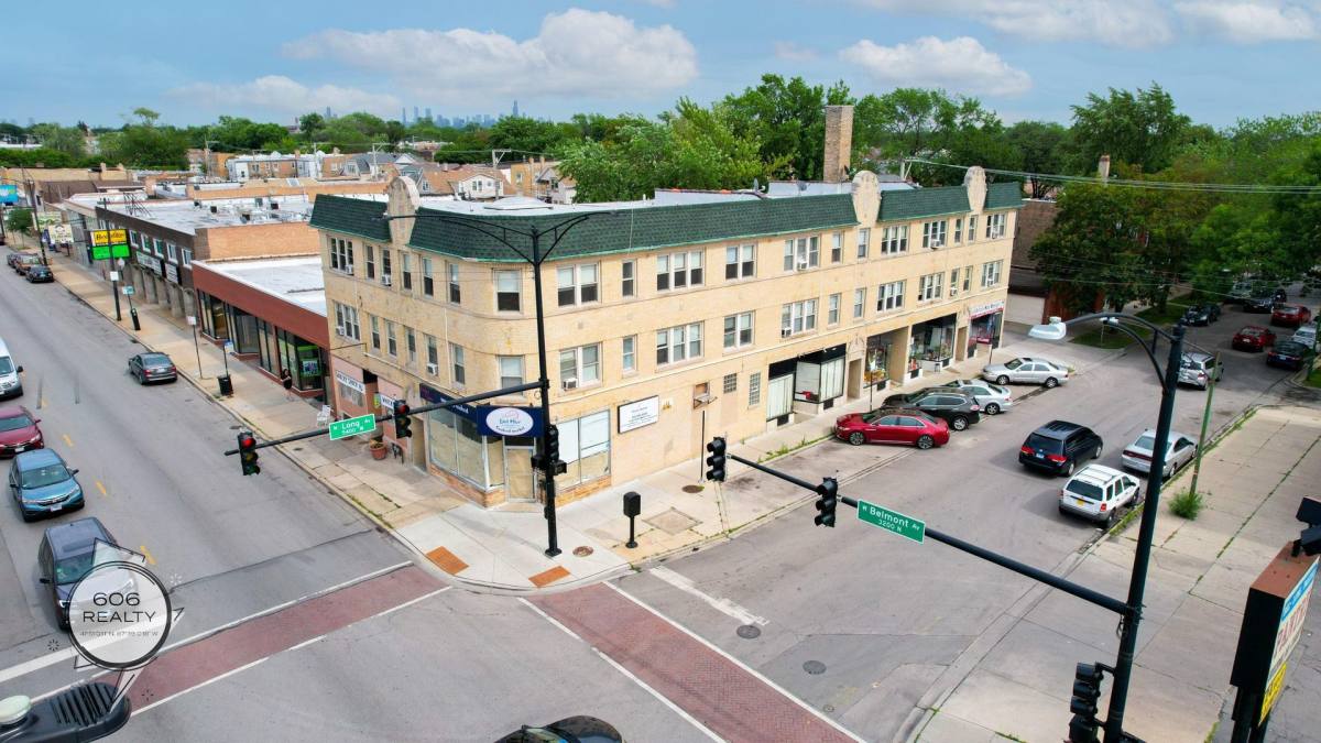 Apartment for rent at 3155 N Long Ave, Chicago, IL 60641