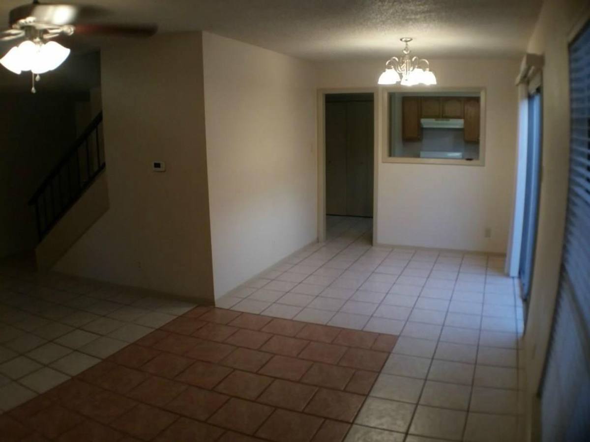 Townhouse for rent at 7204 Creekside Dr #B, Austin, TX 78752