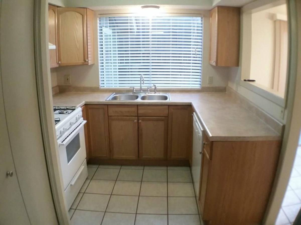 Townhouse for rent at 7204 Creekside Dr #B, Austin, TX 78752
