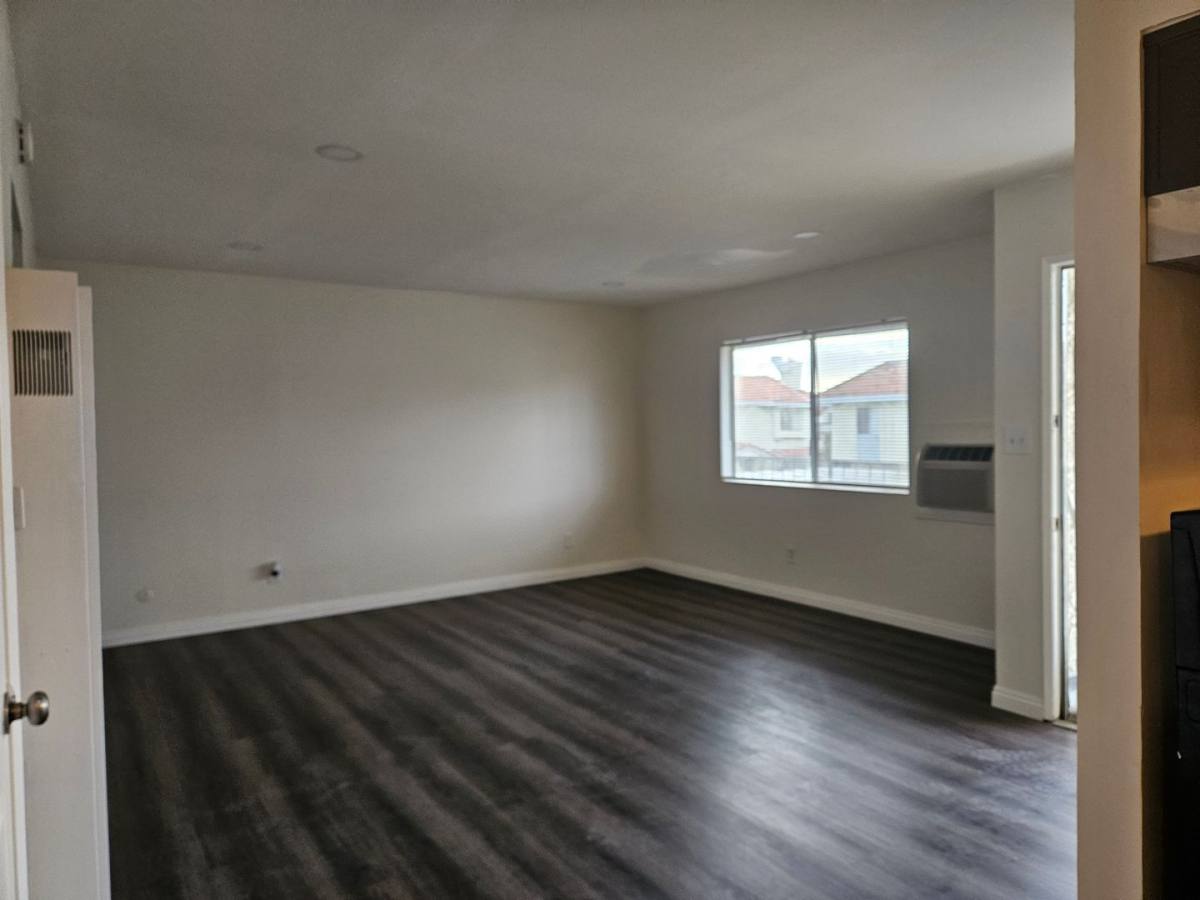 Apartment for rent at 5791 Kingman Ave, Buena Park, CA 90621