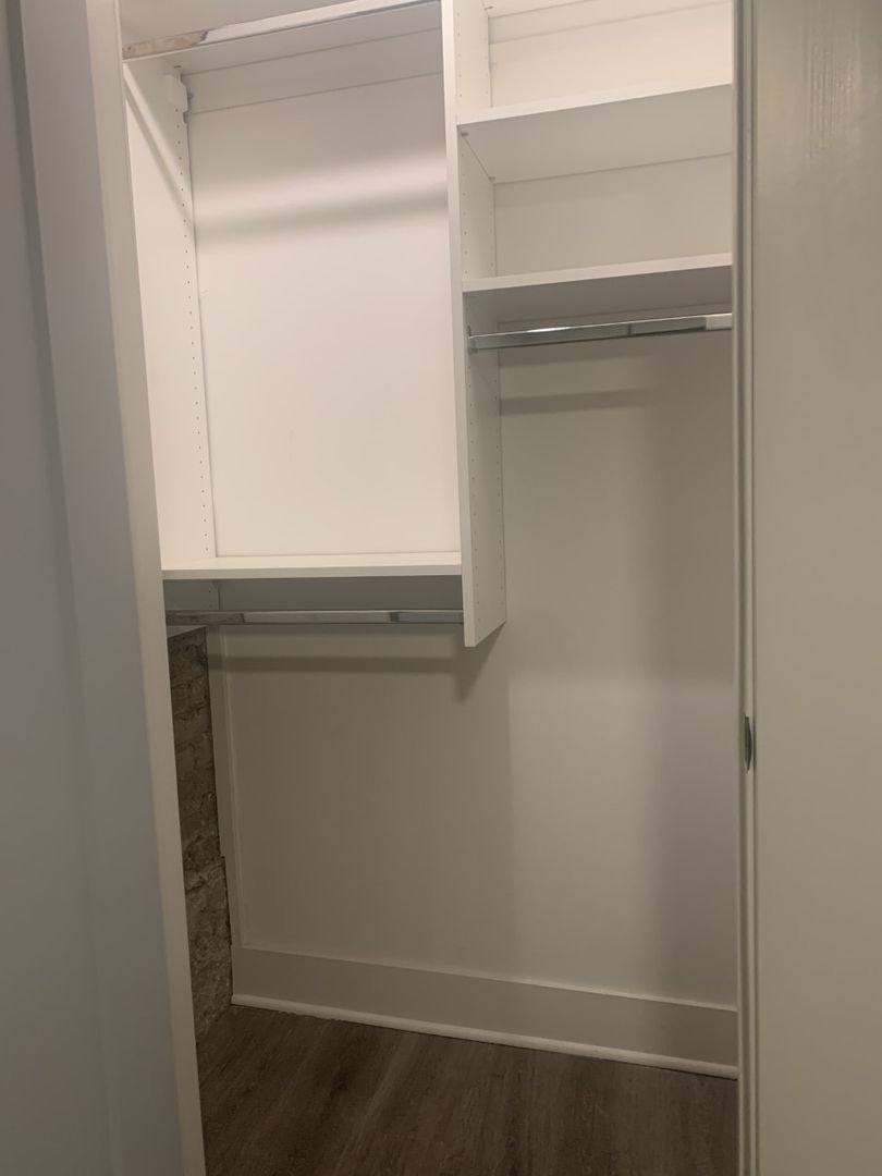 Apartment for rent at 5827 N Ridge Ave, Chicago, IL 60660