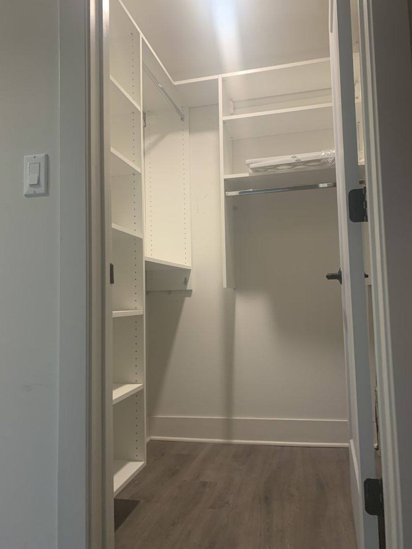 Apartment for rent at 5827 N Ridge Ave, Chicago, IL 60660