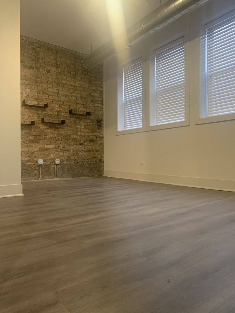 Apartment for rent at 5827 N Ridge Ave, Chicago, IL 60660