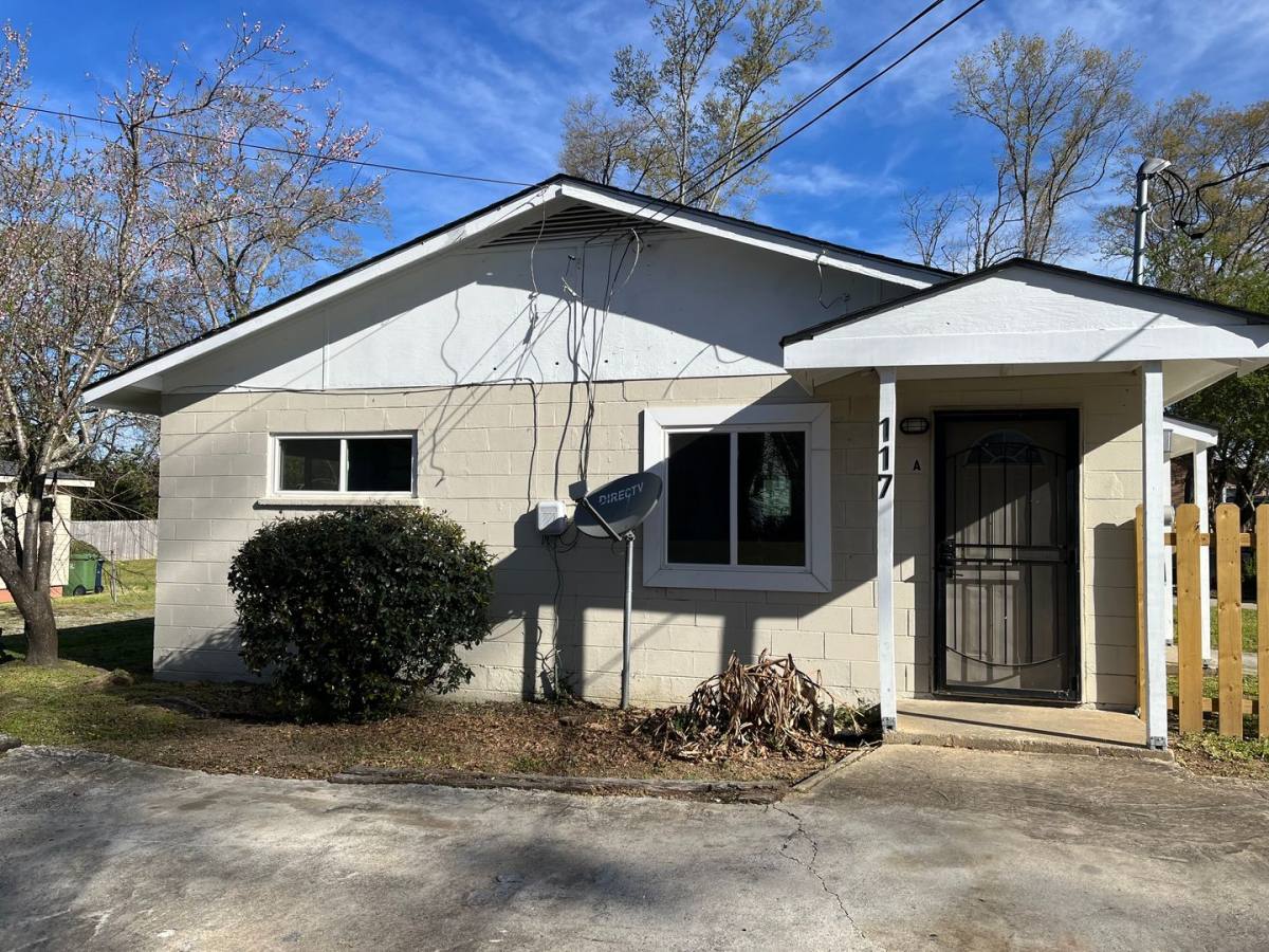 Apartment for rent at 117 Blanton Ave, Griffin, GA 30223
