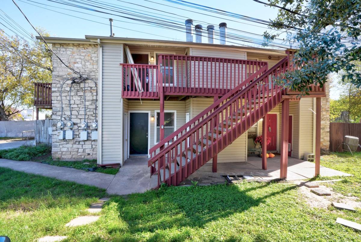Apartment for rent at 823 Taulbee Lane #B, Austin, TX 78757