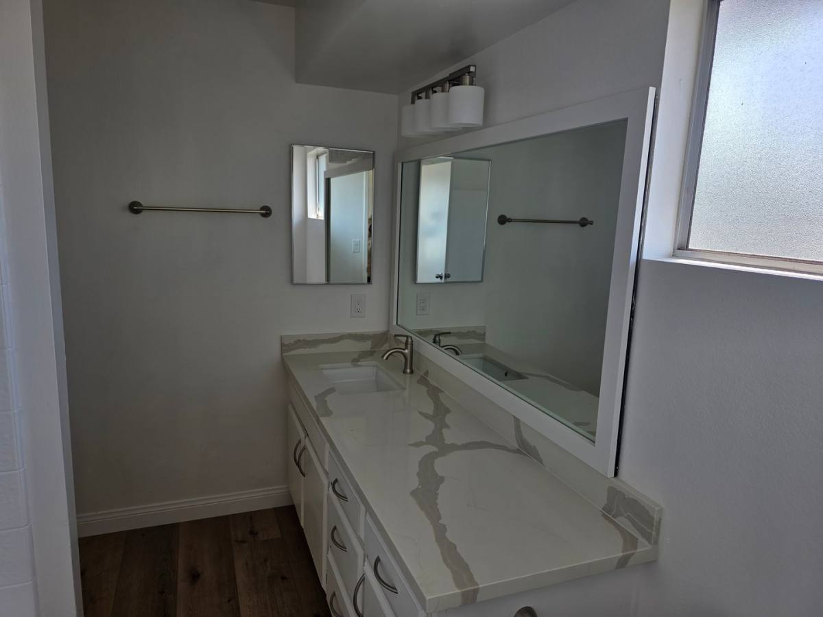 Apartment for rent at 1120 Sycamore Ave, Tustin, CA 92780