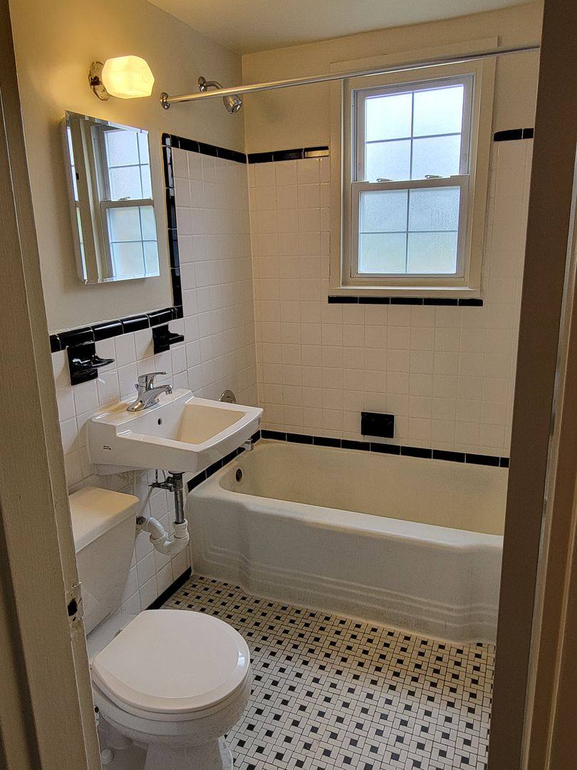 Apartment for rent at 4703 N 20th Rd, Arlington, VA 22207