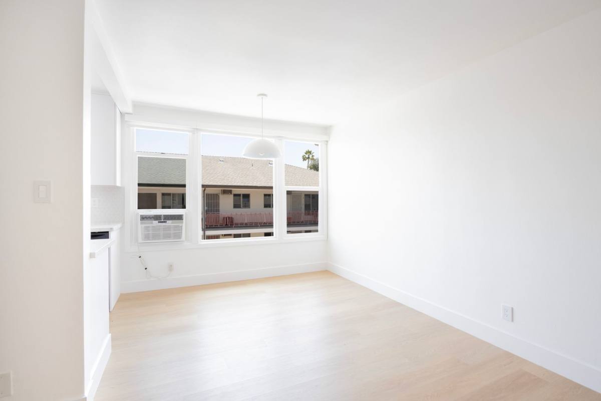 Apartment for rent at 1000 N Curson Ave, Los Angeles, CA 90046