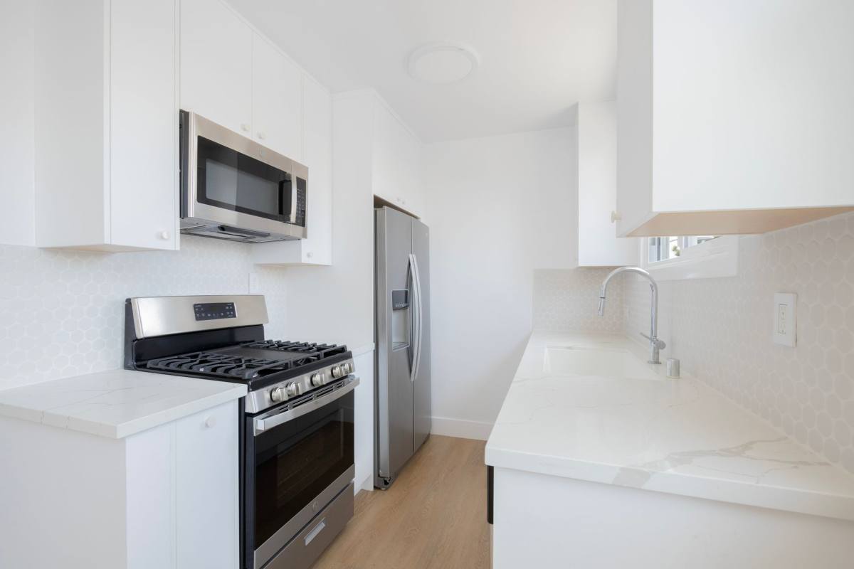 Apartment for rent at 1000 N Curson Ave, Los Angeles, CA 90046