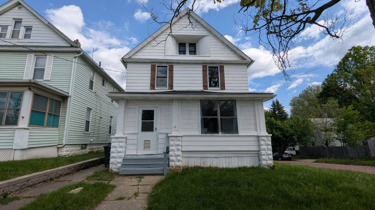 House for rent at 163 Russell Ave, Akron, OH 44311