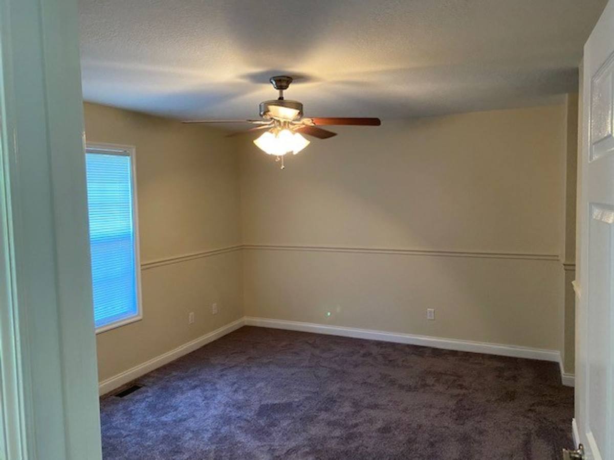 House for rent at 811 Oliver Rd, Knoxville, TN 37920