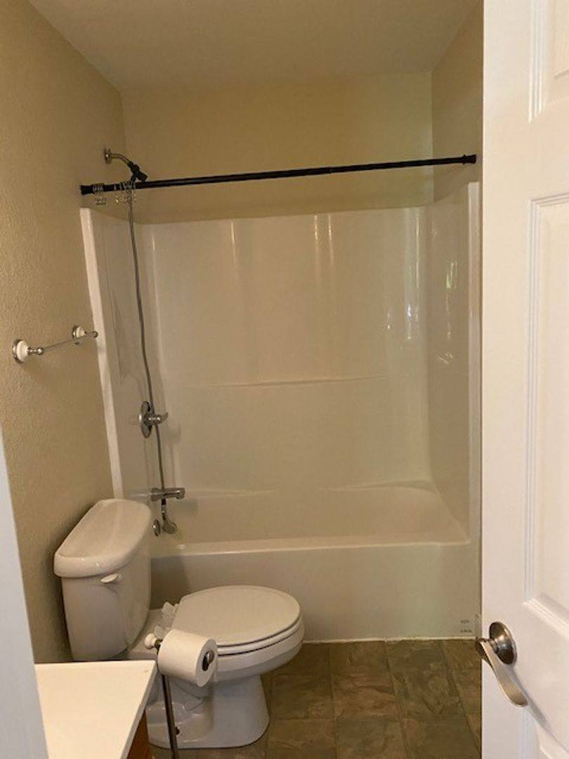 House for rent at 811 Oliver Rd, Knoxville, TN 37920