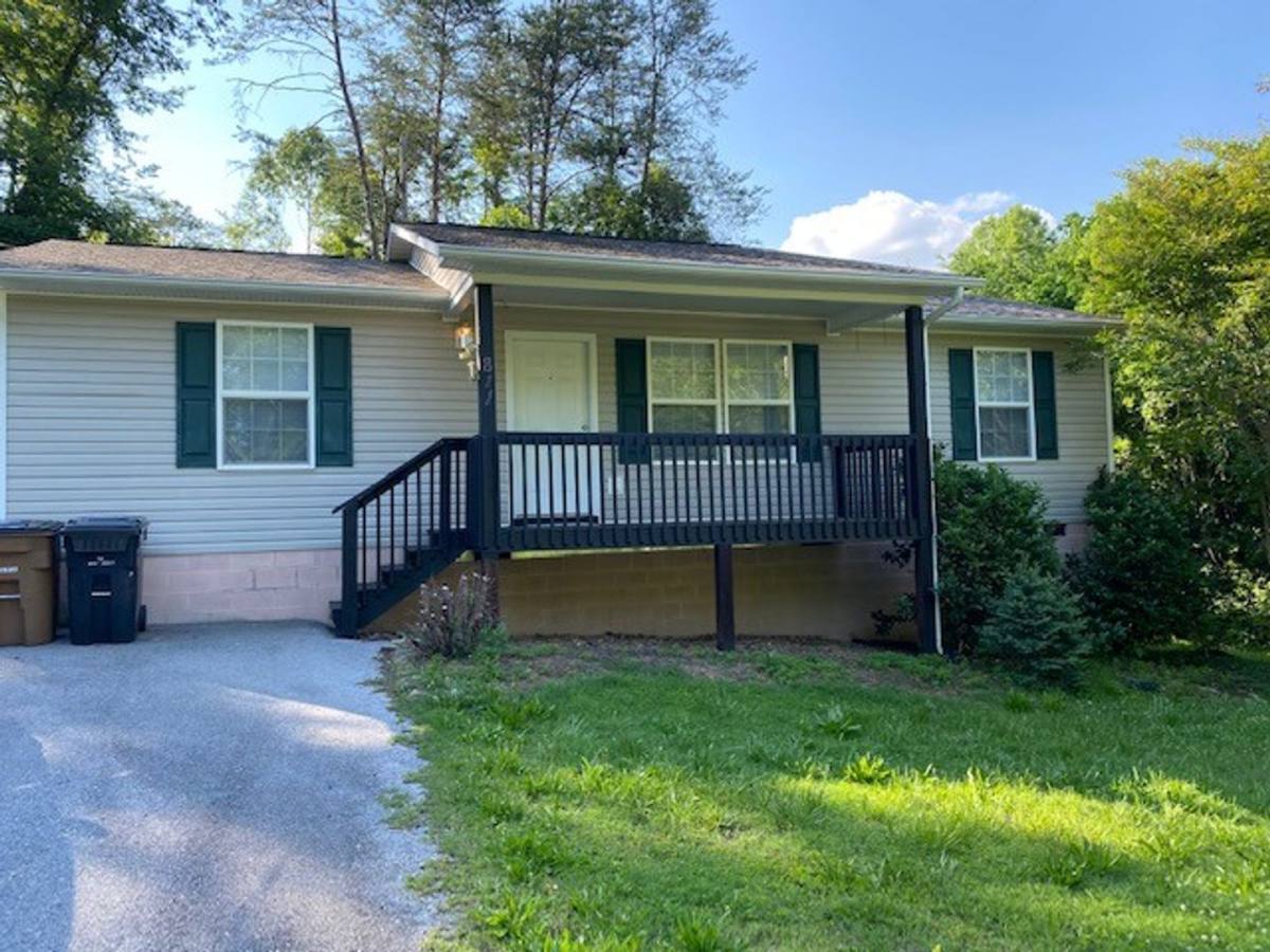 House for rent at 811 Oliver Rd, Knoxville, TN 37920