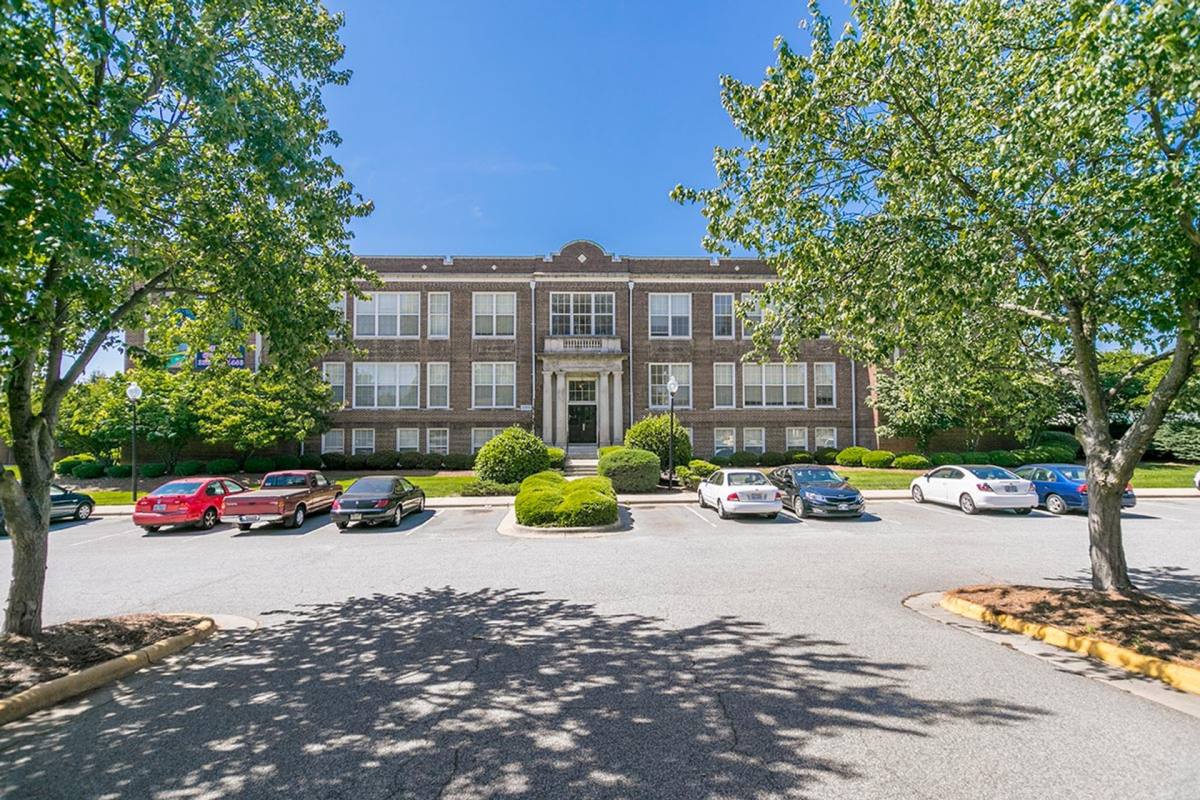 Apartment for rent at 2201 Spring Garden St, Greensboro, NC 27403