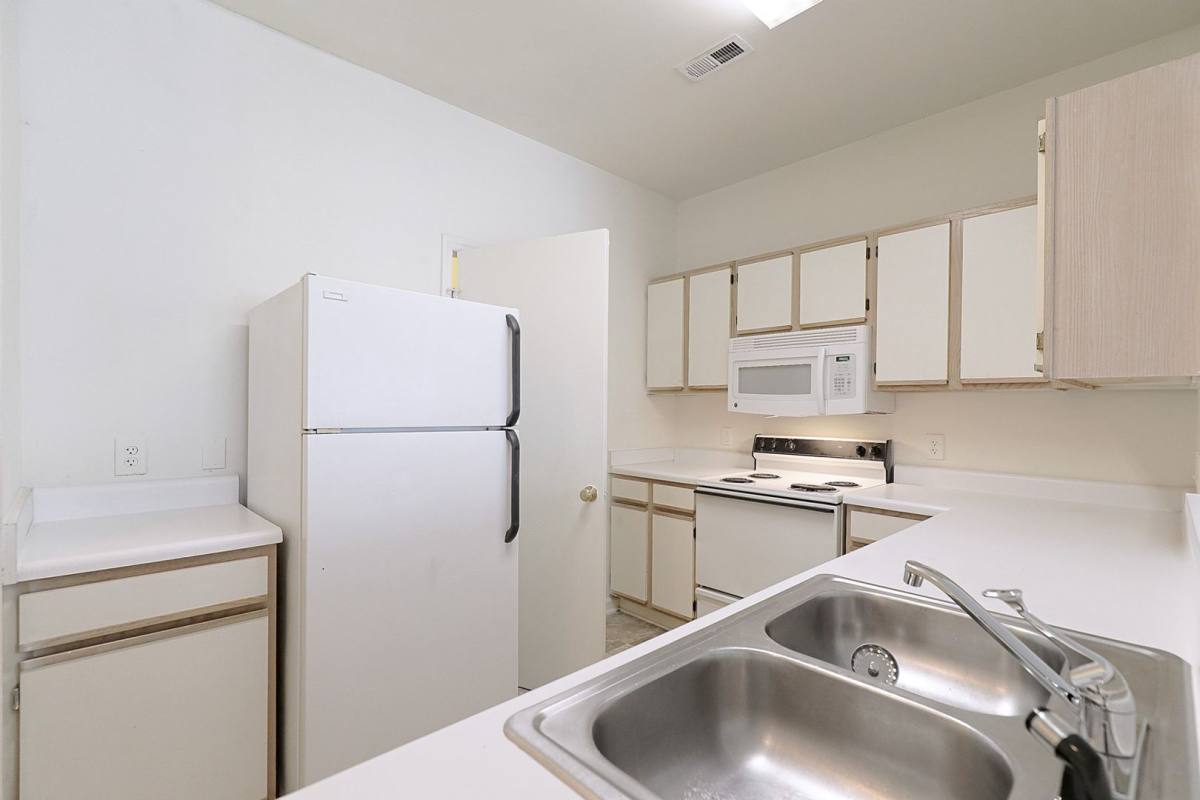 Apartment for rent at 2201 Spring Garden St, Greensboro, NC 27403