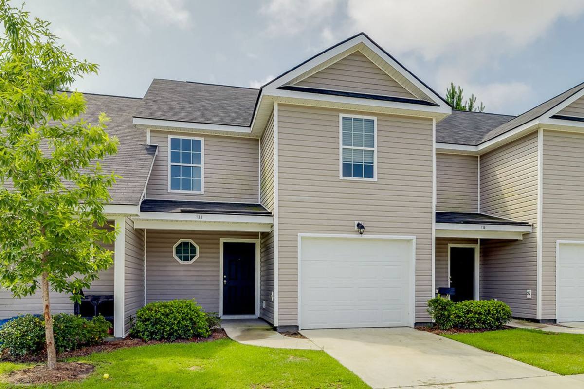 Townhouse for rent at 176 Barfield Way, Rincon, GA 31326