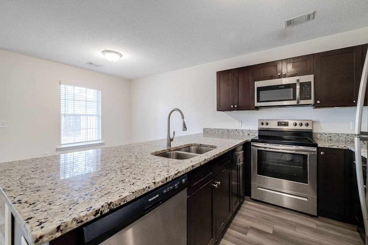 Townhouse for rent at 176 Barfield Way, Rincon, GA 31326