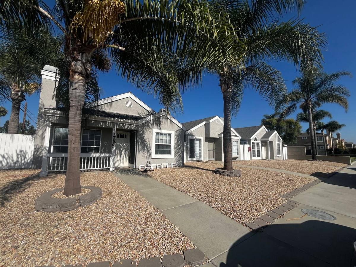 Apartment for rent at 4801 - 4811 Merten Ave, Cypress, CA 90630