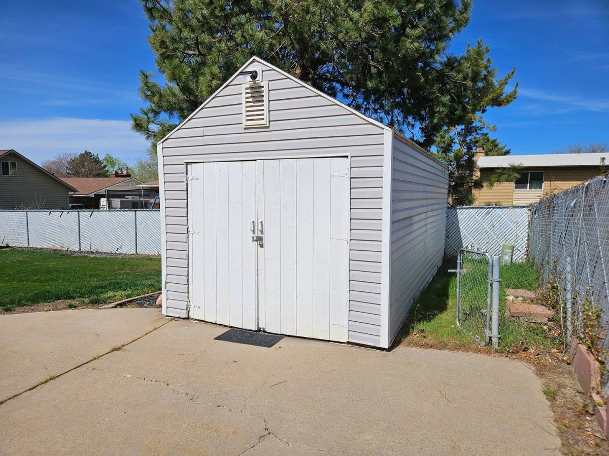House for rent at 215 E Cobble Creek Rd, North Salt Lake, UT 84054