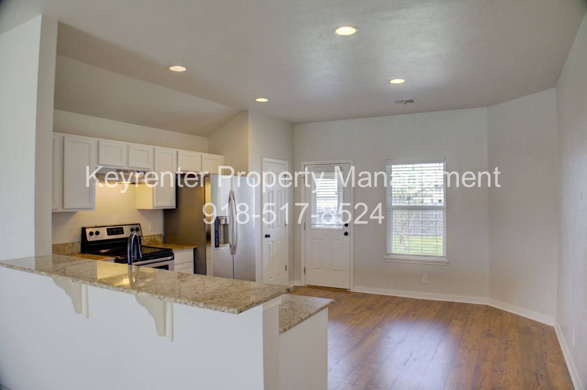 House for rent at 5839 E 148th Place S, Bixby, OK 74008