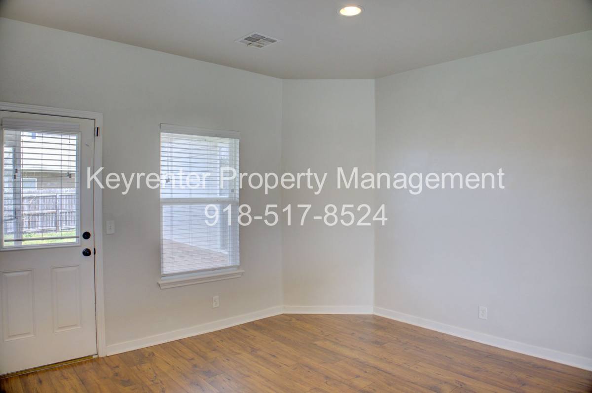 House for rent at 5839 E 148th Place S, Bixby, OK 74008