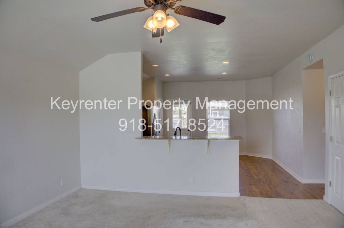 House for rent at 5839 E 148th Place S, Bixby, OK 74008