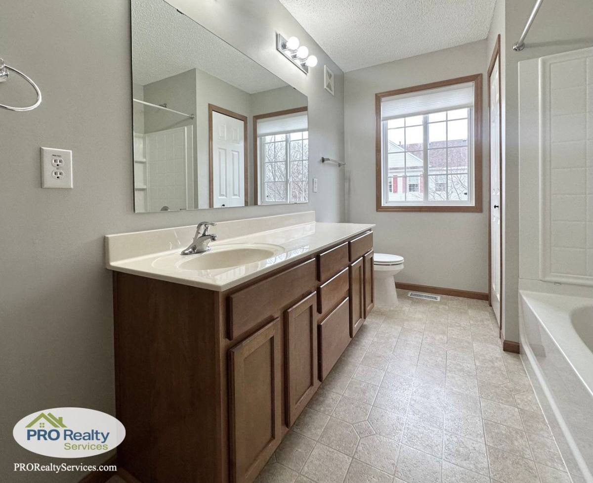 Townhouse for rent at 17127 Polk St NW, Elk River, MN 55330