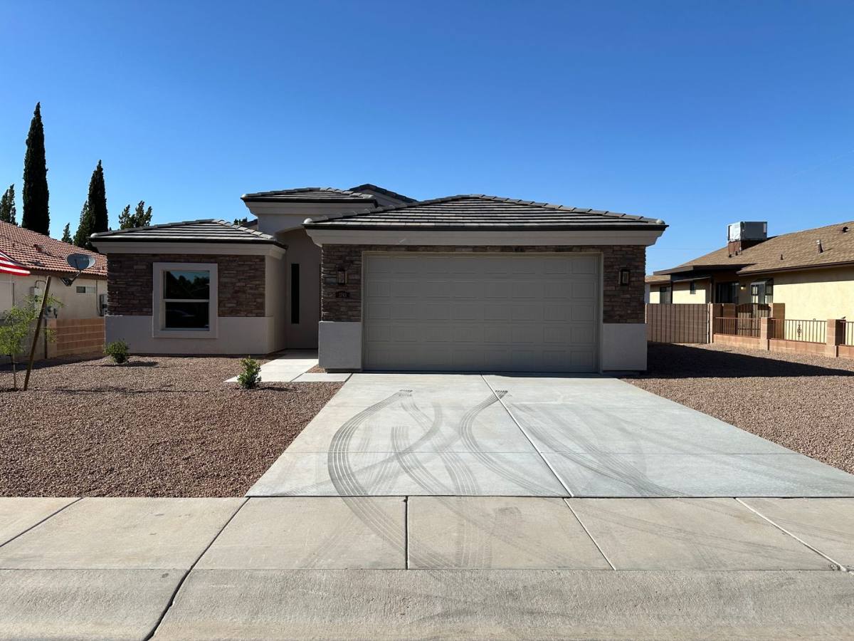 House for rent at 2743 Chambers Ave, Kingman, AZ 86401