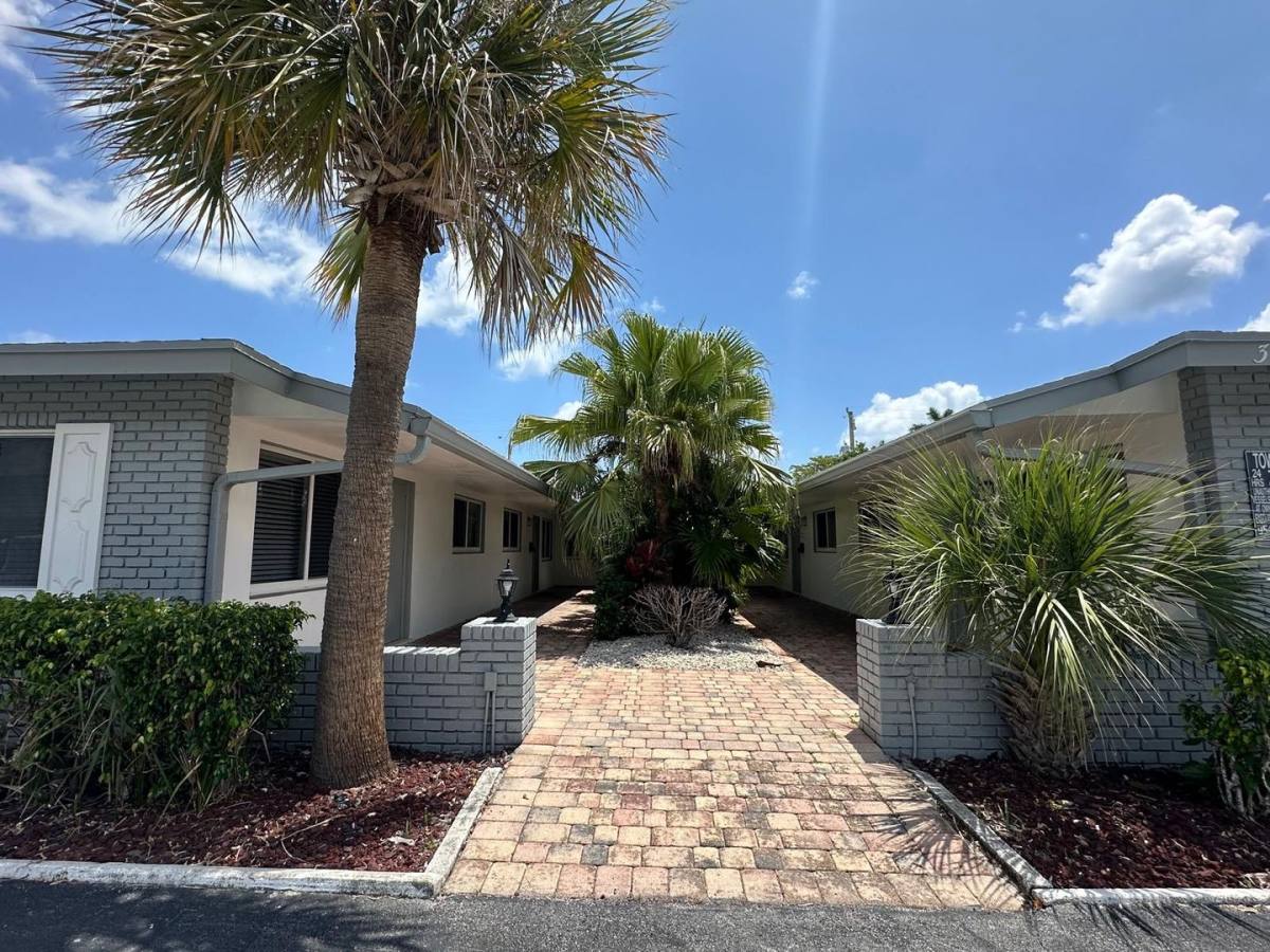 Apartment for rent at 3700-3720 NE 22nd Ave, Pompano Beach, FL 33064