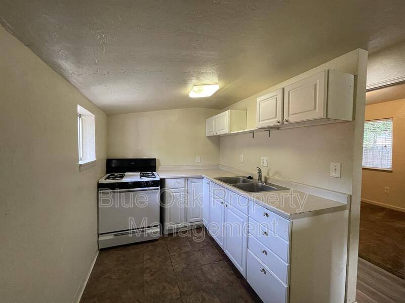 House for rent at 524 W 1st Ave #A, Chico, CA 95926