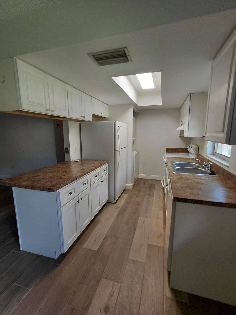 Apartment for rent at 5004 Chiquita Blvd S, Cape Coral, FL 33914