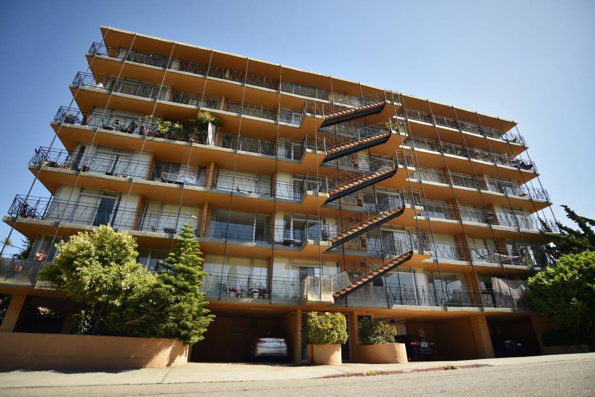 Apartment for rent at 2525 Stuart St, Berkeley, CA 94705
