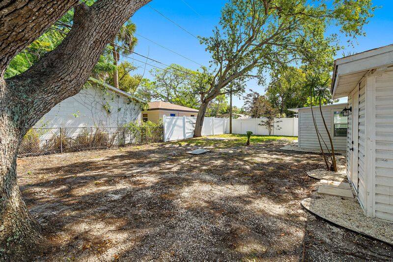 House for rent at 10511 53rd Ave N, Saint Petersburg, FL 33708