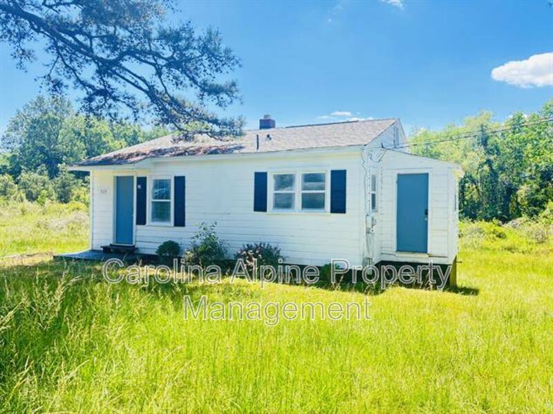 House for rent at 313 E Gibbs St, Dallas, NC 28034