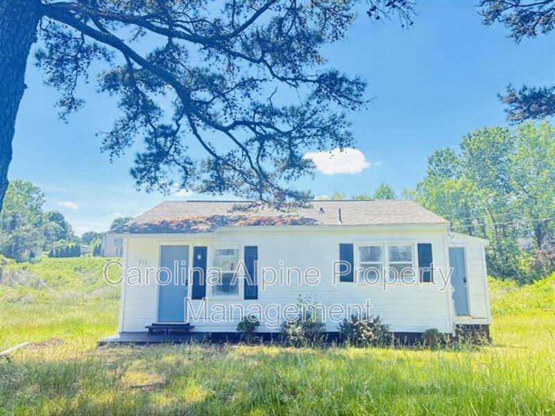 House for rent at 313 E Gibbs St, Dallas, NC 28034