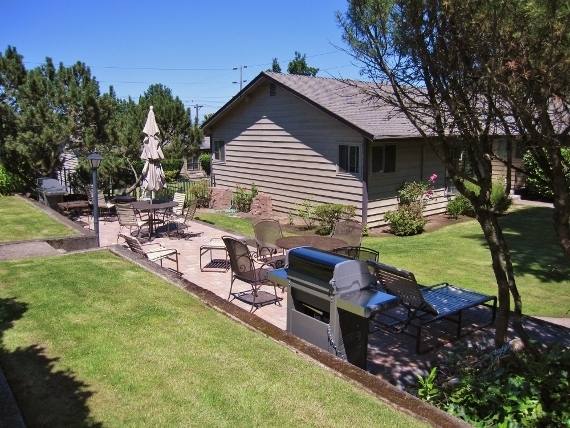 Apartment for rent at 3717 S Corbett Ave, Portland, OR 97239
