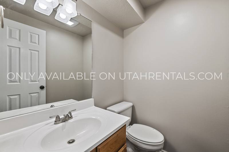 Condo for rent at 1660 Willowbrook Dr, Provo, UT 84604
