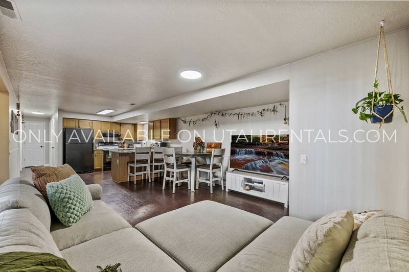 Condo for rent at 1660 Willowbrook Dr, Provo, UT 84604